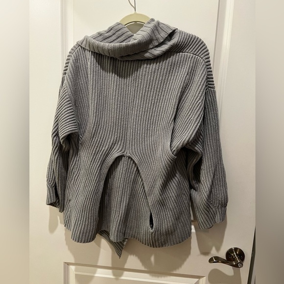 Trouve Grey/Blue Oversized Ribbed Cardigan Size Medium - Picture 5 of 11